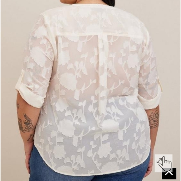 Torrid Prestine (ivory) Harper clip chiffon pullover blouse size 2 (18/20) - Picture 7 of 8